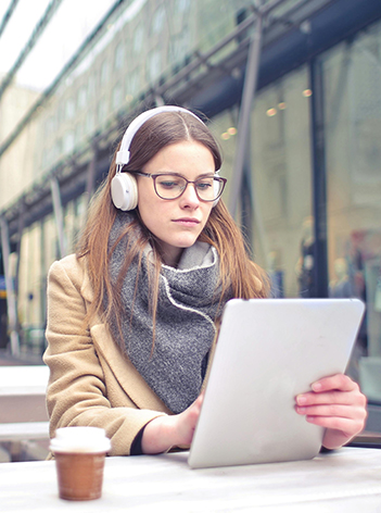 JOBVERSE &Aacute;LL&Aacute;SB&Ouml;RZE